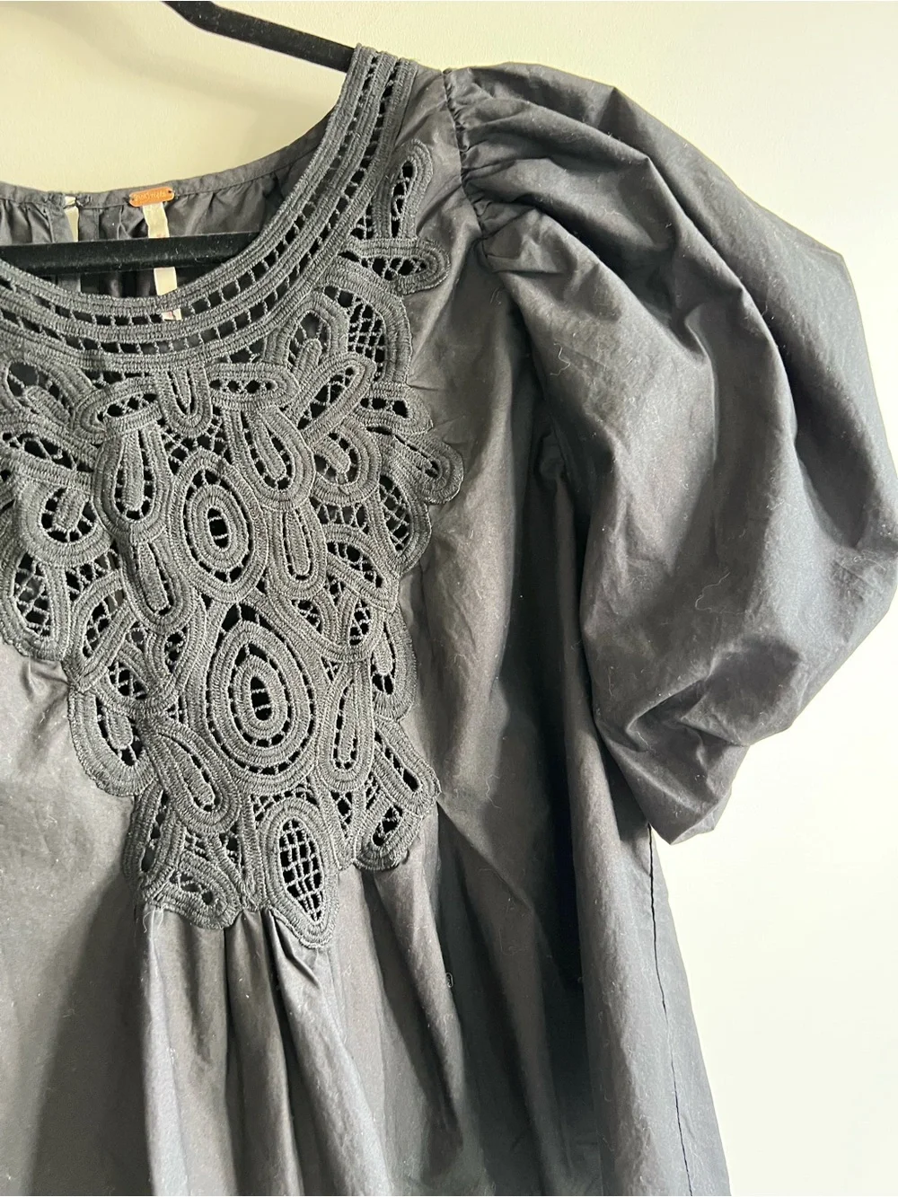 Free People “Bardot” Black Dramatic Puff Sleeve Loose Cropped Blouse Size Medium